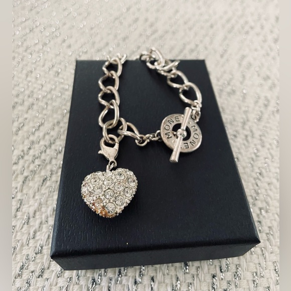 MONET heart charm bracelet with rhinestones - Picture 6 of 12